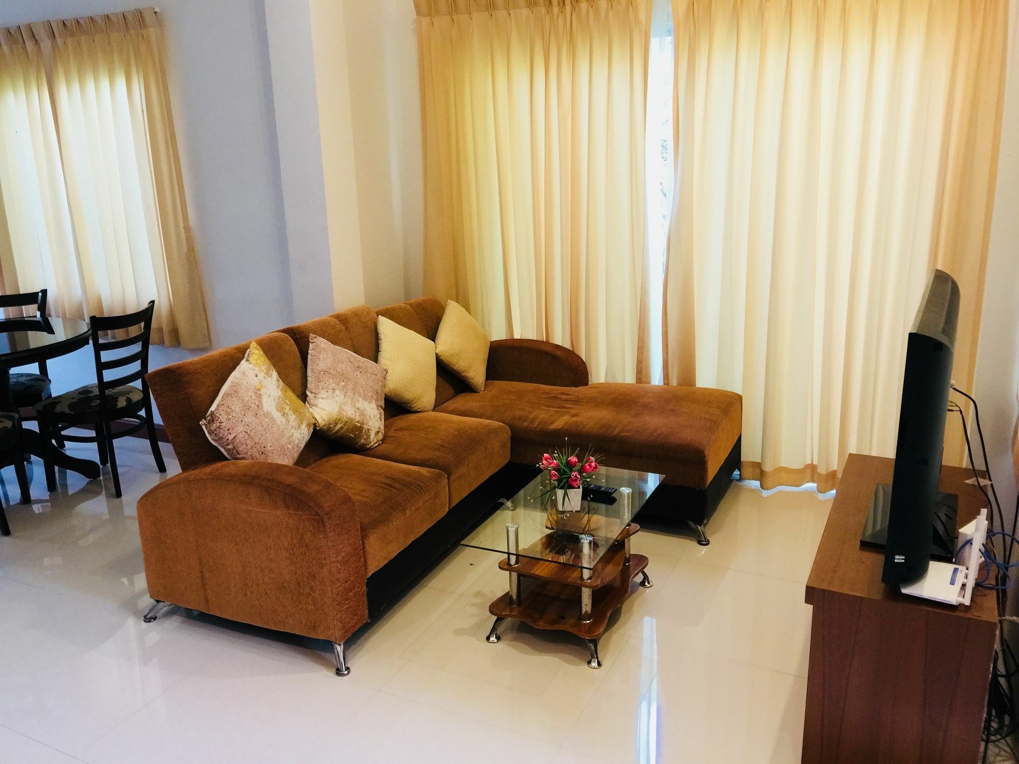 Janthawong Bangtao House Phuket